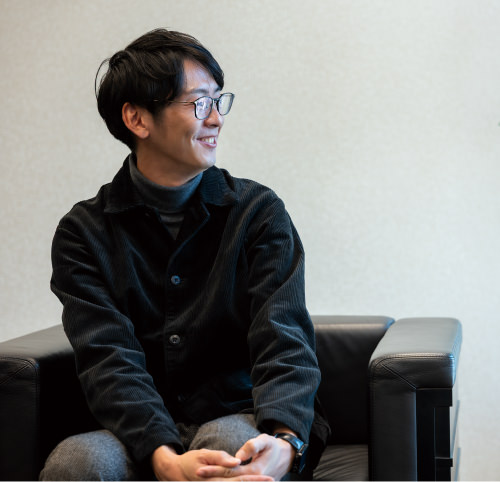 質の高い仕事を生む、フラットで健康的な環境。