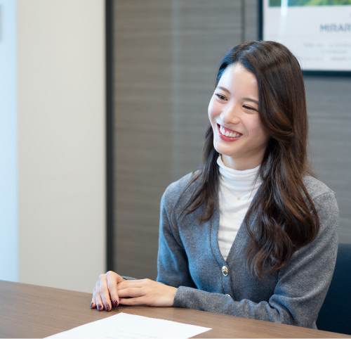 INTERVIEW02 フランス文学から不動産業界へ。物語の先にある「幸せ」を求めて。